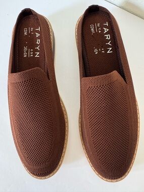 Taryn Rose Dark Cognac Brown Knit Slip-On Loafers SZ 7